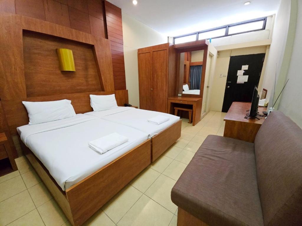 Rajata Hotel Bangkok Kültér fotó